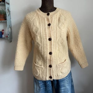 vintage cream medium hand knit cardigan sweater wool