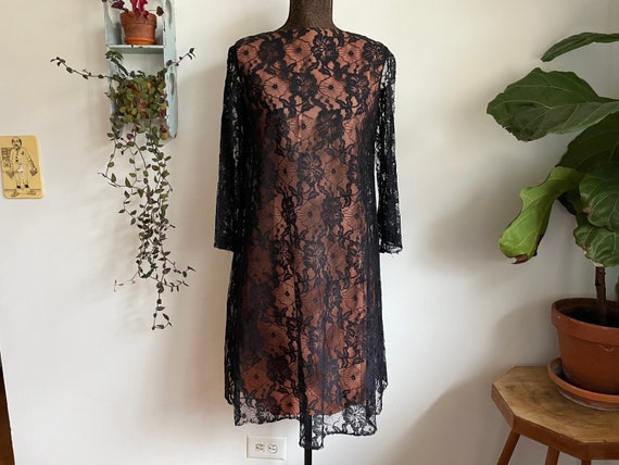 Vintage small 1960s black lace and beige lined mo… - image 1