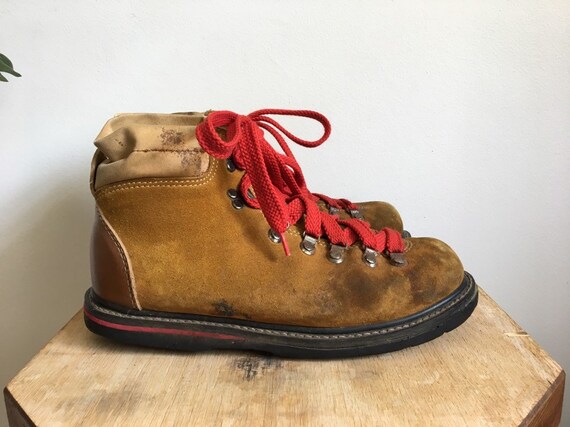 mens walking boots size 9