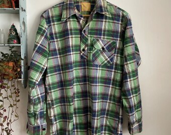 Vintage 1970’s medium / large PULLOVER plaid flannel shirt Sears