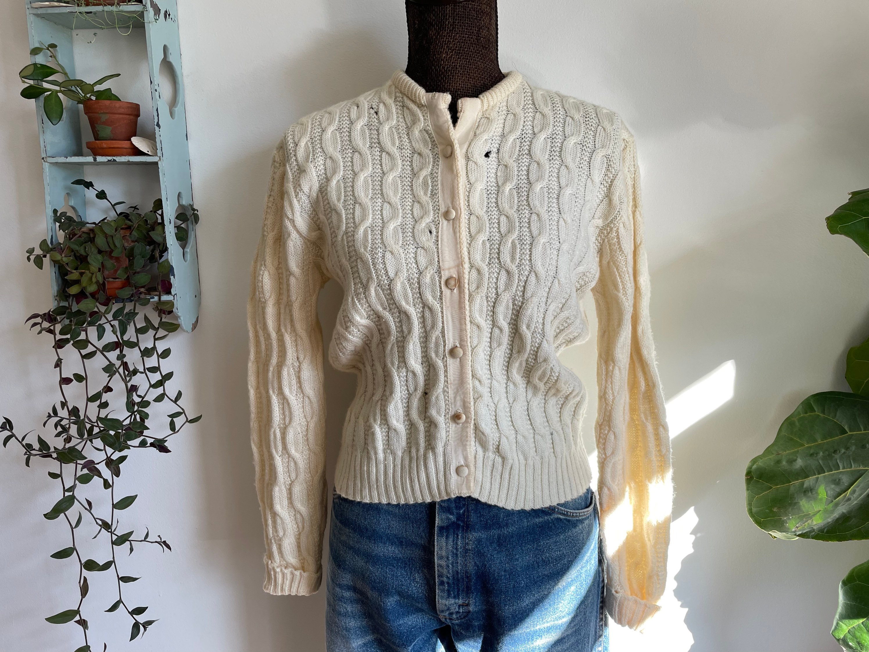 15+ Hole-Knit Sweater