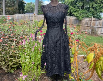 Vintage 1980’s black lace dress XS/small