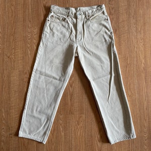 Vintage 34x29 Levi’s 550 off white jeans