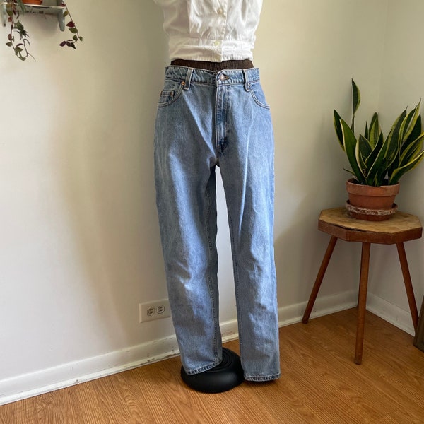 Vintage 1990’s Levi’s 550 Jeans, relaxed fit, tapered leg, size women’s 13 jr. medium