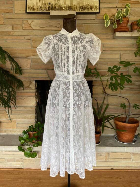 Vintage 1970s white lace dress small/medium, Hele… - image 2