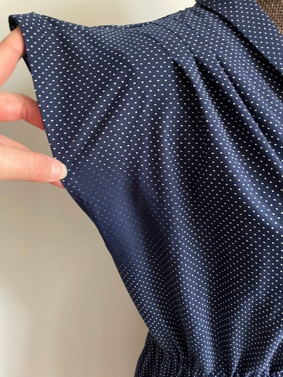 Vintage lightweight polyester navy blue polkadot … - image 8