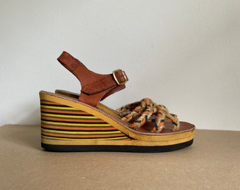 Vintage size 6 wedge sandals