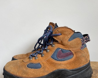 Vintage Nike Air ACG suede women’s hiking boots 7.5