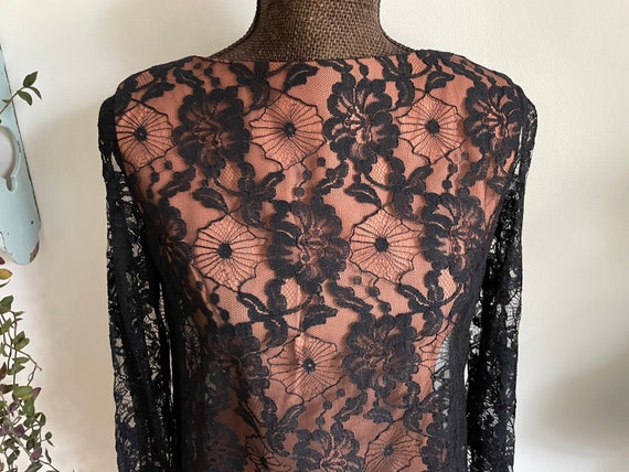 Vintage small 1960s black lace and beige lined mo… - image 3