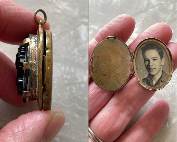 Vintage cameo locket necklace with 1950’s photo - image 5