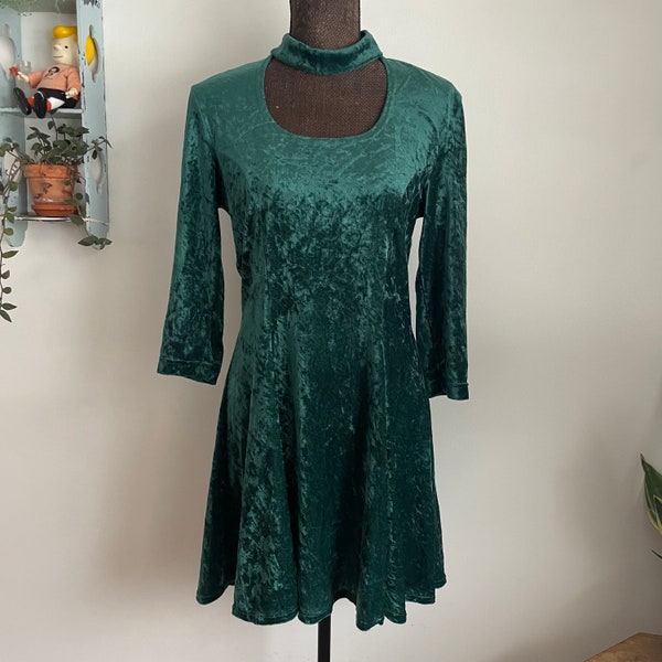 Vintage 1990’s green crushed velvet dress medium