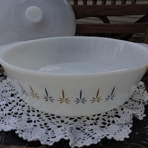 Anchor Hocking Fire King Ovenware 437 ~ Candle Glow ~ Made in USA ~ 1 1/2 Qt Casserole ~ With Lid ~ White Milk Glass 1960s ~ Handled Baker