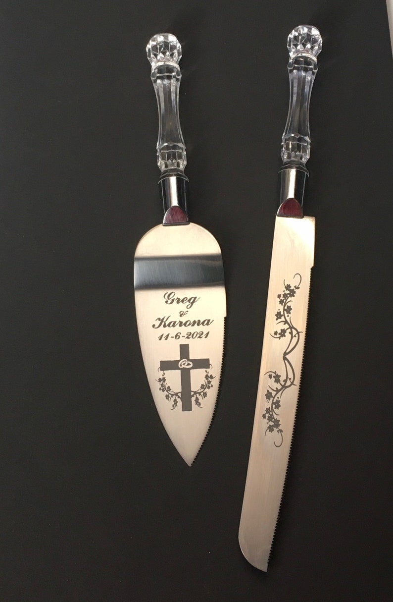 Couteau et serveur de gâteau de mariage marin avec noms et date GRATUIT Couteau et serveur de gâteau de mariage marin avec noms et date GRATUIT