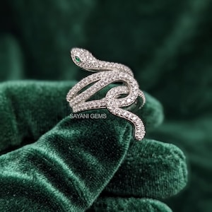 Anello a serpente in argento sterling con moissanite, placcato oro 14 carati.