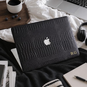 Black Croc Embossed Leather MacBook Case Protective Case For 2026 Neo 13 Air 15/13 A3449, Mac Pro 16/15/14 /13 inch, Laptop Cover