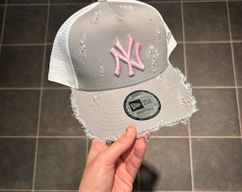 Custom made caps grey & pink new era
