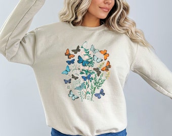 Vintage Butterfly Bloom Sweatshirt Wild Flowers Shirt Botanical Bohemian Top Retro Insect Design Tee Birthday Gift Sweater