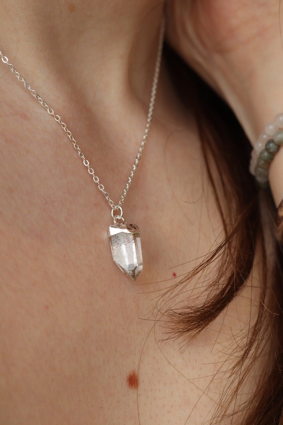 Mini Clear Quartz Point Crystal Necklace, Clear Quartz Pendant, Minimalist  Silver Jewellery, Layering Necklace, Dainty Crystal Necklace - Etsy