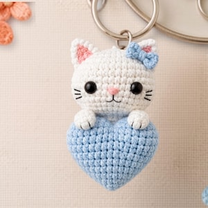 かぎ針編みの猫キーホルダー型紙｜あみぐるみハートキティ、初心者向けDIY（PDFダウンロード）