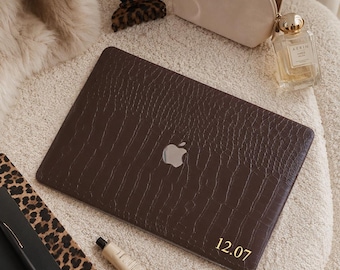 Personalized Espresso Leather MacBook Case for 2026 Neo 13, Gold Foil Name Hard Shell Cover for MacBook Air 13 15 & Pro 14 16 M5 M4 M3 M2