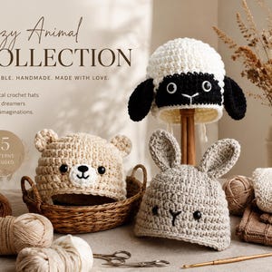 Peut inclure: Trois bonnets en crochet avec des motifs d'animaux : un mouton blanc et noir, un ours beige avec des oreilles et un lapin gris clair avec de longues oreilles. Le texte indique Cozy Animal COLLECTION, ADORABLE. HANDMADE. MADE WITH LOVE. 15 PATTERNS INCLUDED.