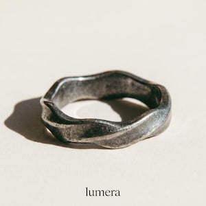 Möbius tvinnad ring | Organisk vågring | Unisex minimalistiska smycken | Present till honom och henne | Rostfritt stål
