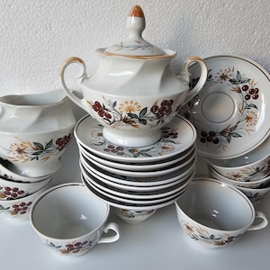 Riga Porcelain Tea Set Marianna, RPR Latvia USSR, 9 Tea Cups & Saucers, Sugar Bowl, Creamer, Soviet Tea Set