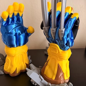 Superhero Gaming Controller Stand – 3D Printed Claw Hand Controller Holder, Gamer Desk Decor, PlayStation & Xbox Stand, Gamer Gift