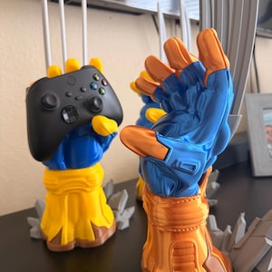 Superhero Gaming Controller Stand – 3D Printed Claw Hand Controller Holder, Gamer Desk Decor, PlayStation & Xbox Stand, Gamer Gift