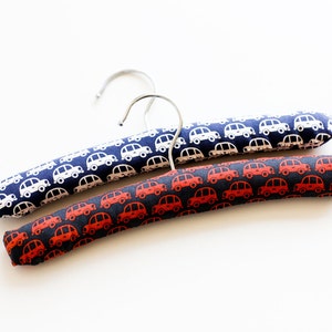 Kids' little cars padded hangers set of two image 3