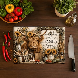 Skärbräda med bondgårdsmotiv från Highland Cow i PNG, rustik köksdekoration (digital nedladdning)