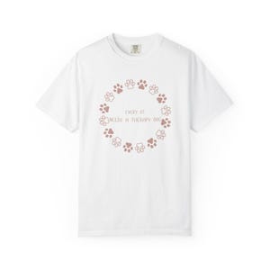 Pfotenabdruck-Kranz – Ich bin ein Therapiehund-T-Shirt | T-Shirt für Tierliebhaber Bild 2