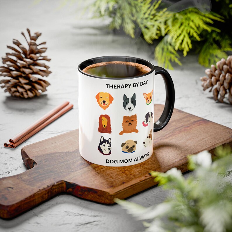 Caneca "Terapia Durante o Dia - Mãe de Cachorro Sempre" | Ilustrações de Rostos de Raças de Cães imagem 19