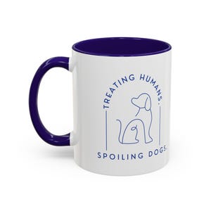 Tasse „Menschen gut behandeln, Hunde verwöhnen“ | Keramik-Kaffeetasse (325 ml, 440 ml) Bild 5