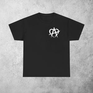 Camiseta Corazón de Anarquía Incontrolable / Camiseta con Símbolo Anarquista Corazón de Emoto Surron