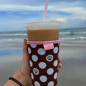 Hand-Drawn Seashell Polka Dot Iced Coffee Sleeve: Reusable Neoprene Drink Cover