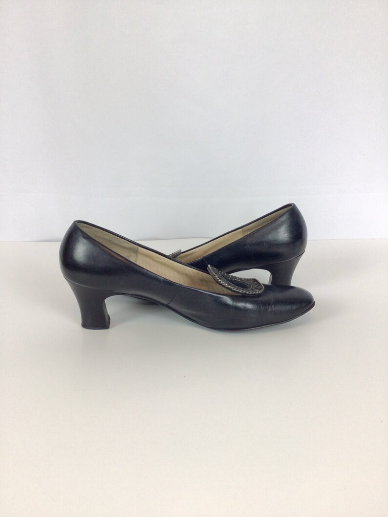 Vintage 50s pumps Vintage black leather high heel shoes 1950's Socialites buckle shoes image 4