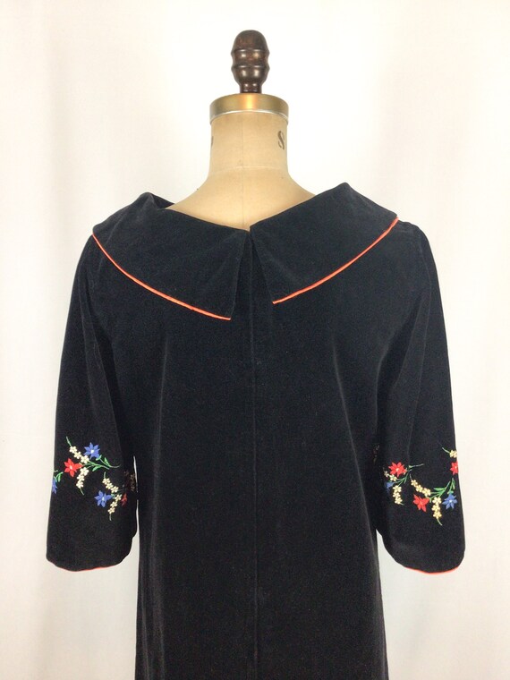 Vintage 60s dress | Vintage embroidered black vel… - image 8