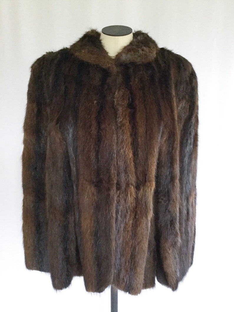 Vintage 50s fur cape Vintage rich striped brown mink cape Early 1950s Vancouver Fur factory mink fur cape stole image 3