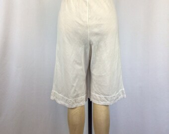 Vintage 60s Bloomers | Vintage white cotton tap shorts | 1960s white lace  trim knickers