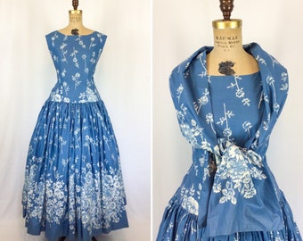 robe vintage des années 80 | robe ajustée et évasée de style vintage des années 50 | Robe en coton fleuri bleu blanc des années 1980