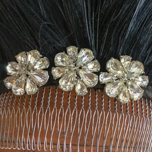 Bespoke hair comb Vintage 20s black feathers 50s rhinestone button flowers comb image 2