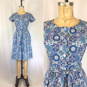Vintage NOS 50er Jahre Playsuit | Vintage blau und weiß Mosaikdruck Playsuit Strampler | 1950er Jahre Deadstock Jumper Einzelstück