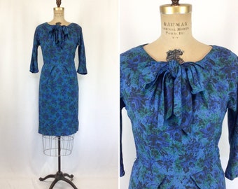 robe vintage des années 50 | robe à fleurs bleu vintage | Robe fourreau Leslie Pomer des années 1950