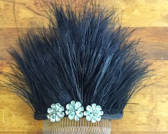 Bespoke hair comb | Vintage 20s black feathers 50s rhinestone button flowers comb