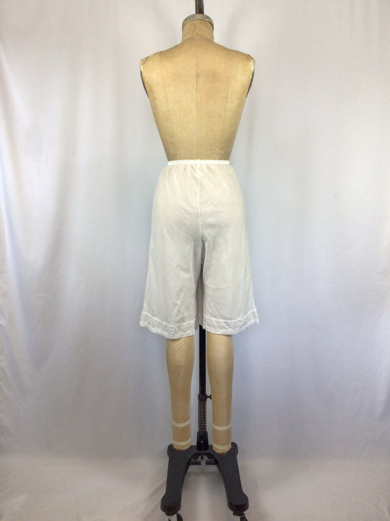 Vintage 60s Bloomers Vintage white cotton tap shorts 1960s white lace trim knickers image 8