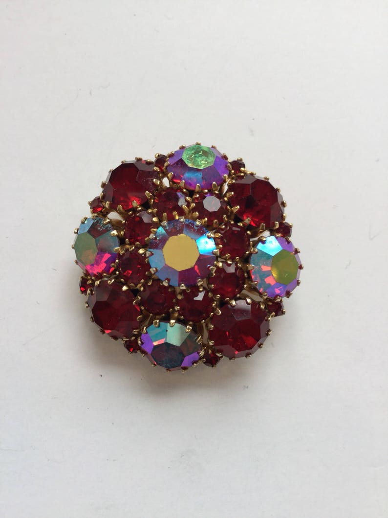 Weiss brooch vintage round red iridescent rhinestone brooch 1950's Weiss rhinestone brooch image 1