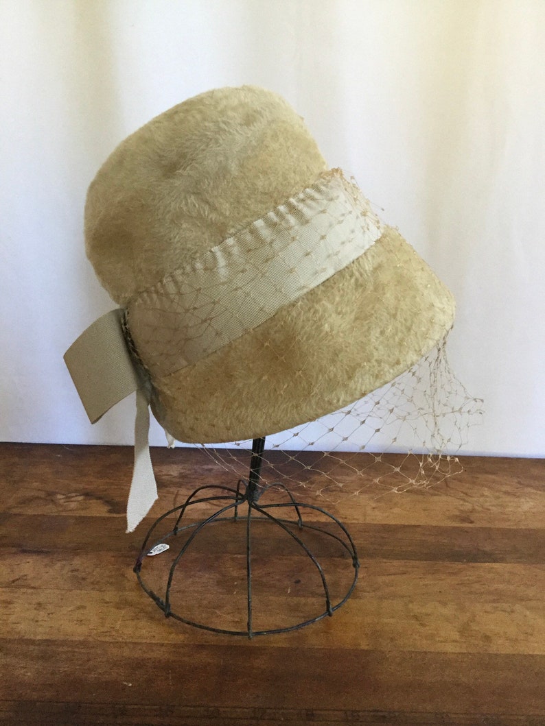 Vintage 60s hat vintage cream mohair fur hat 1960s Musketeer veiled hat bow winter hat image 4