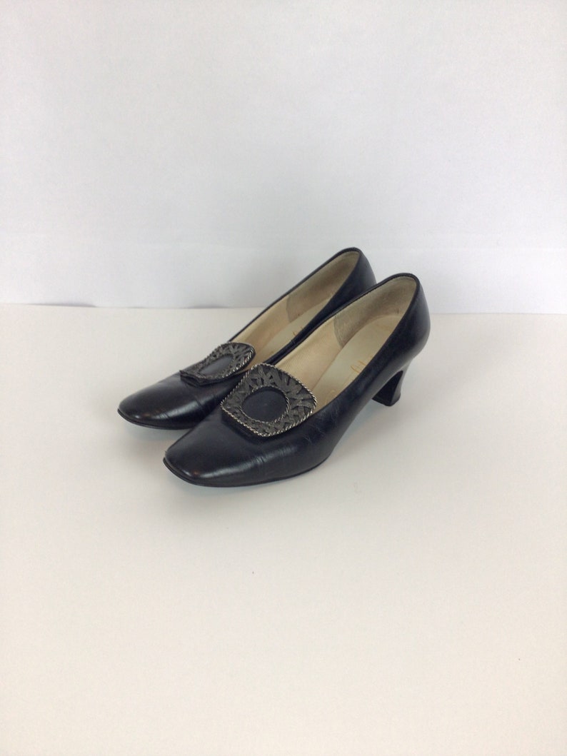 Vintage 50s pumps Vintage black leather high heel shoes 1950's Socialites buckle shoes image 1