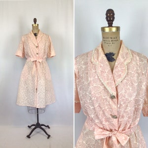 Vintage 50s Robe Vintage floral print bathrobe 1950s pink floral lounge house coat image 1